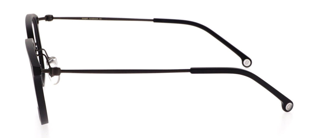 Black + Gun Col.1